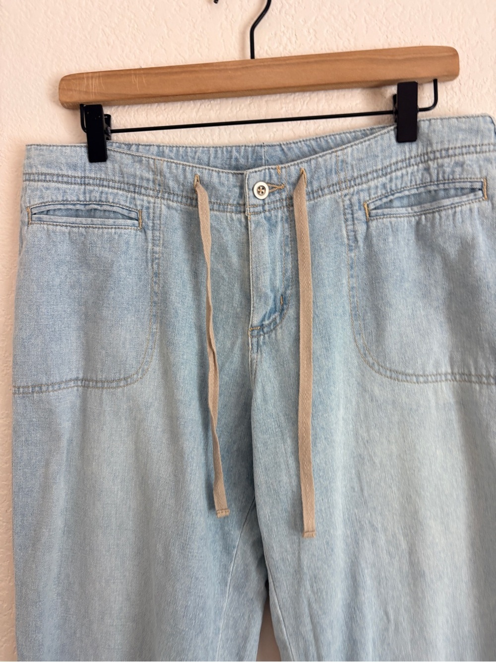 Vintage OP Ocean Pacific 90s Light Wash Cropped Drawstring Cropped Capri Denim - Picture 3 of 9